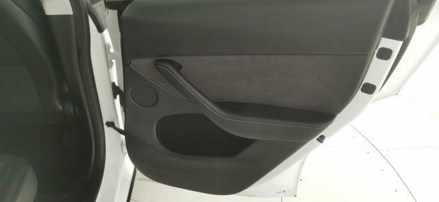 TESLA Model Y Performance Dual Motor AWD -con Autopilot avanzato