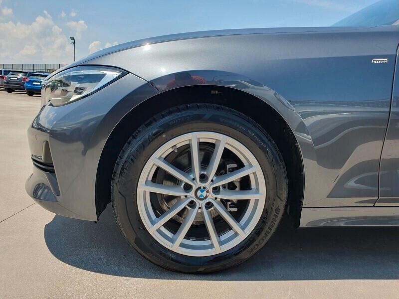 BMW 316d Touring 122 Mild-Hybrid Auto LED KM 6.251