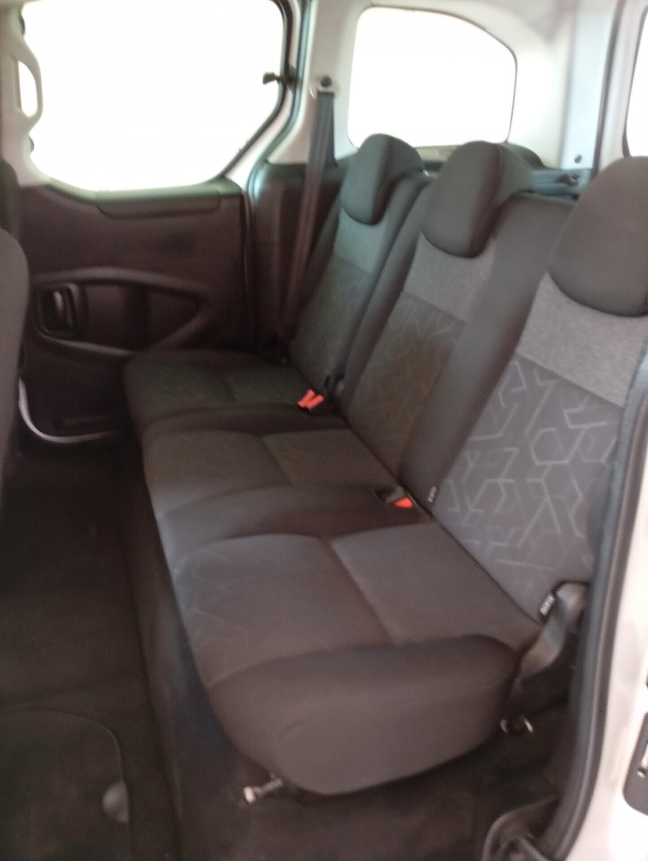 Peugeot Partner Tepee BlueHDi 100 4x4 Active Traction Control