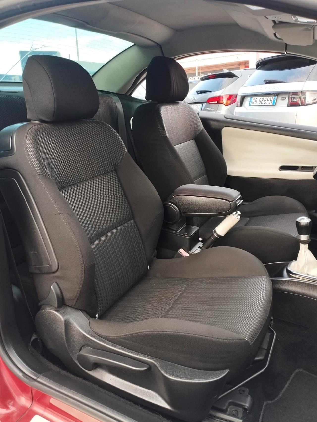 Peugeot 207 1.6 HDi 110CV CC Tecno
