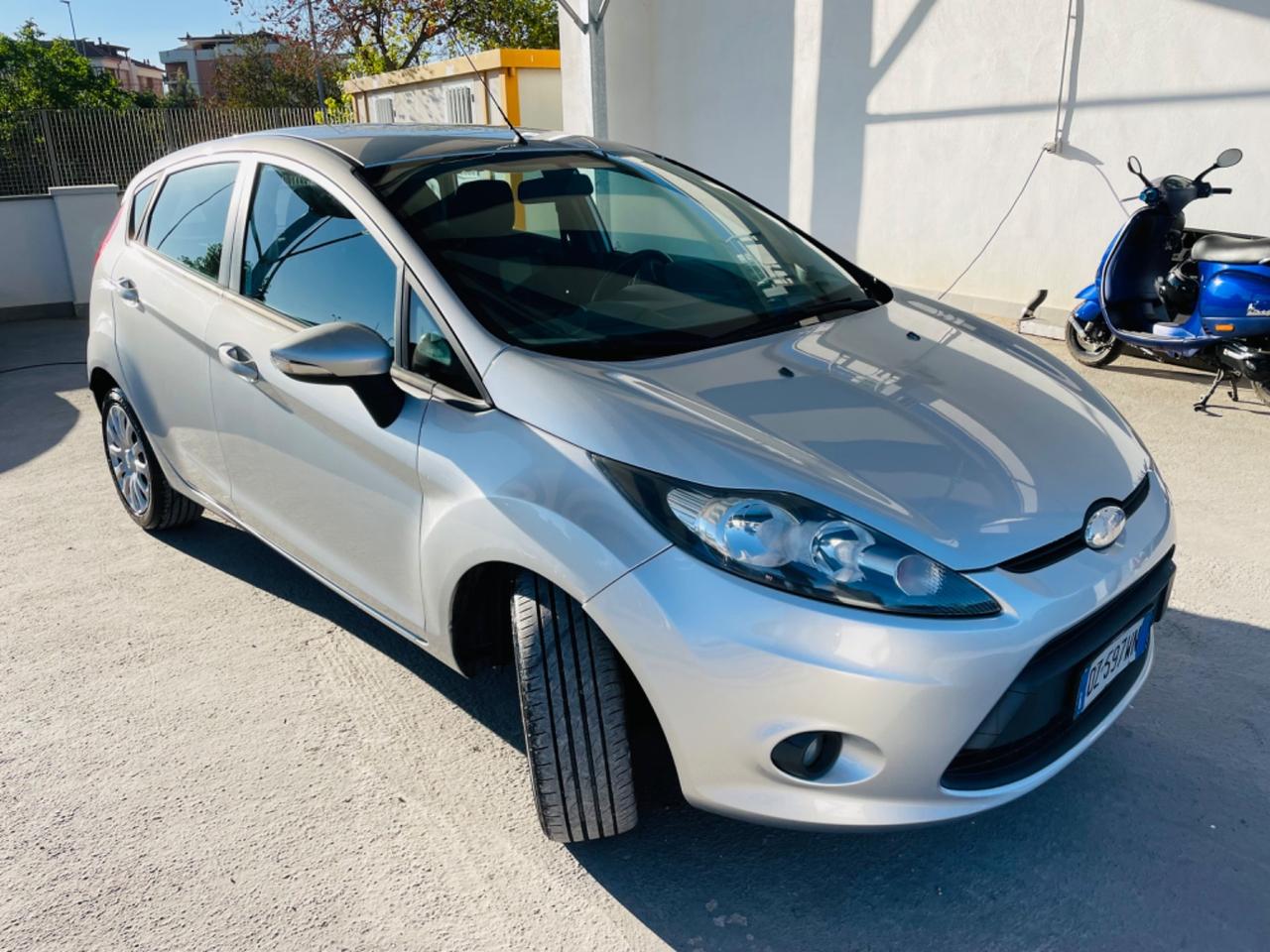 Ford Fiesta 1.4 TDCi 70CV 5 p OK NEOPATENTATO