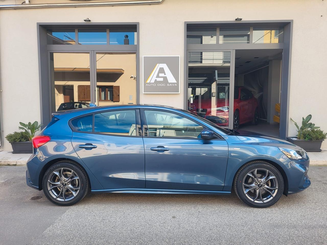 Ford Focus 1.5 TDCI 120 CV ST- Line Navy Fari Led....