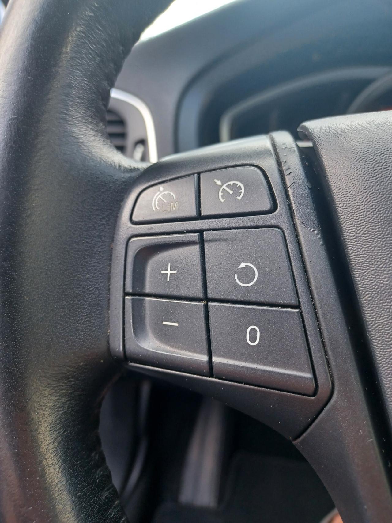 Volvo V40 D3 Geartronic Momentum ANNO 2017