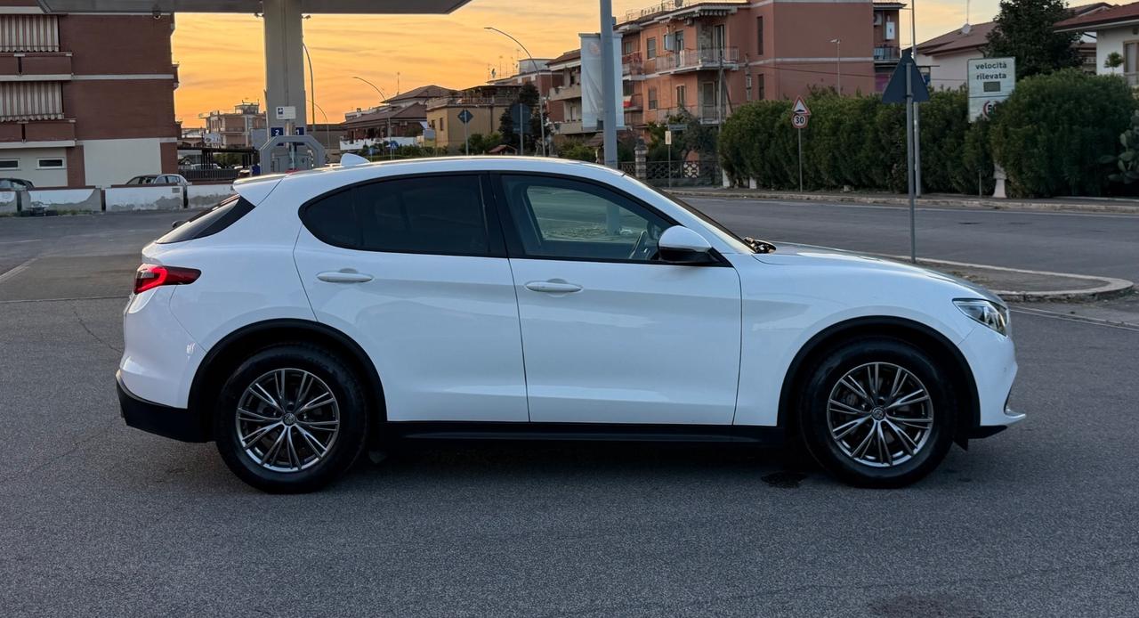Alfa Romeo Stelvio 2.2 Turbodiesel 160 CV AT8 RWD Business