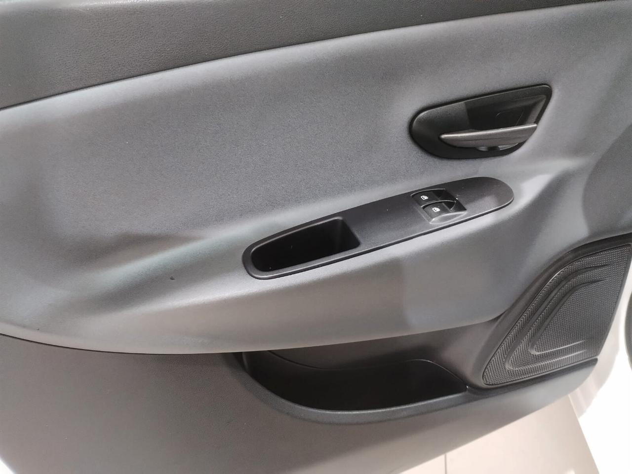 Lancia Ypsilon 1.2 69 CV 5 porte Silver