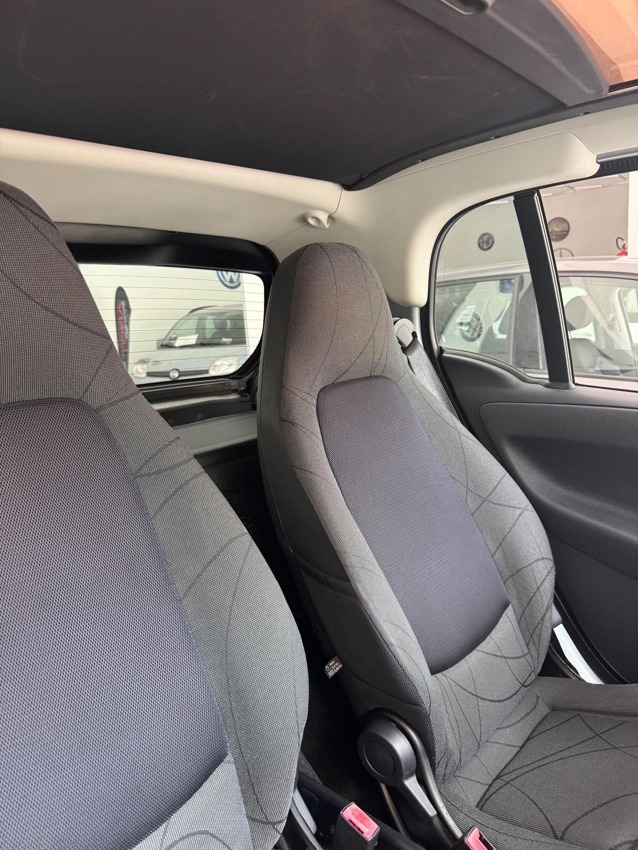 Smart ForTwo 1000 52 kW MHD COUPE WHITE TAILOR MADE