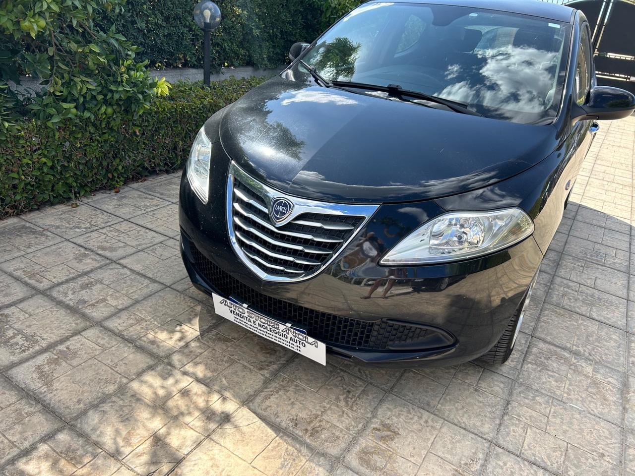 Lancia Ypsilon 0.9 TwinAir 85 CV 5 porte S&S Silver