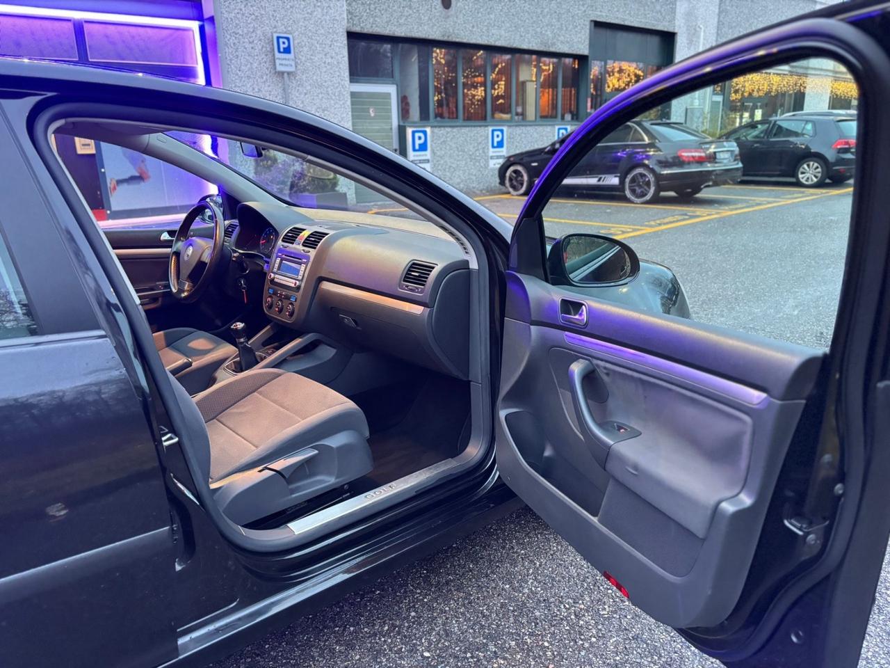 Volkswagen Golf Golf 1.6 16V FSI 5p. SOLO •51.000km•