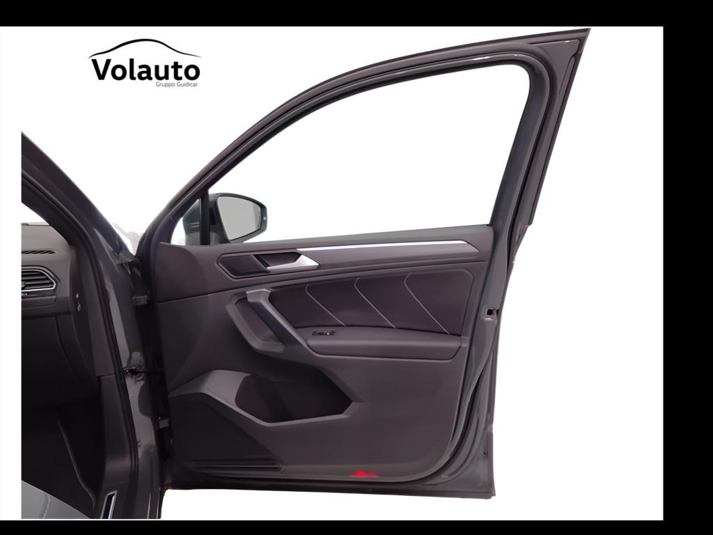 VOLKSWAGEN Tiguan II 2021 - Tiguan 2.0 tsi R-Line 4motion 190cv dsg