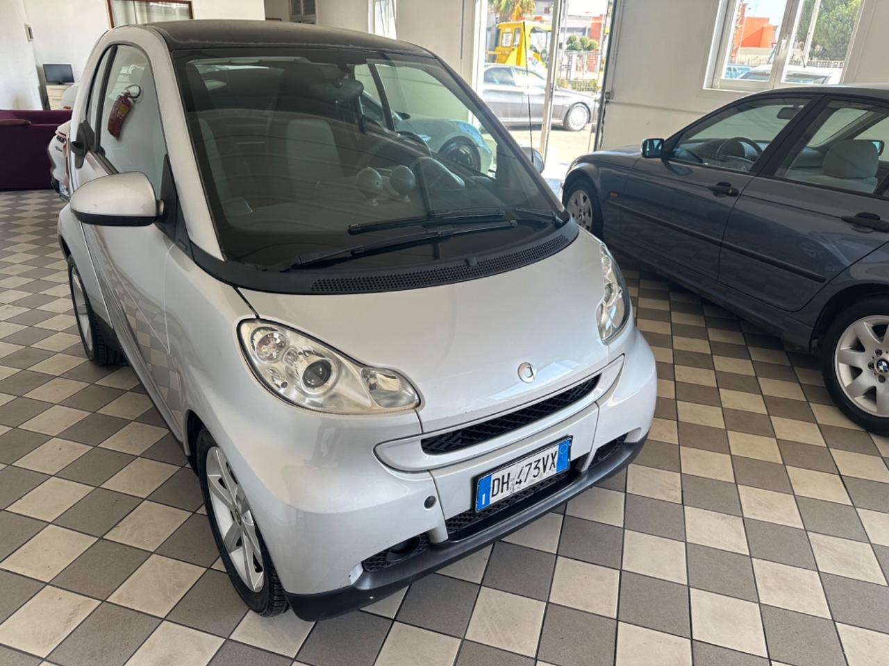 Smart ForTwo 1000 52 kW coupé limited one