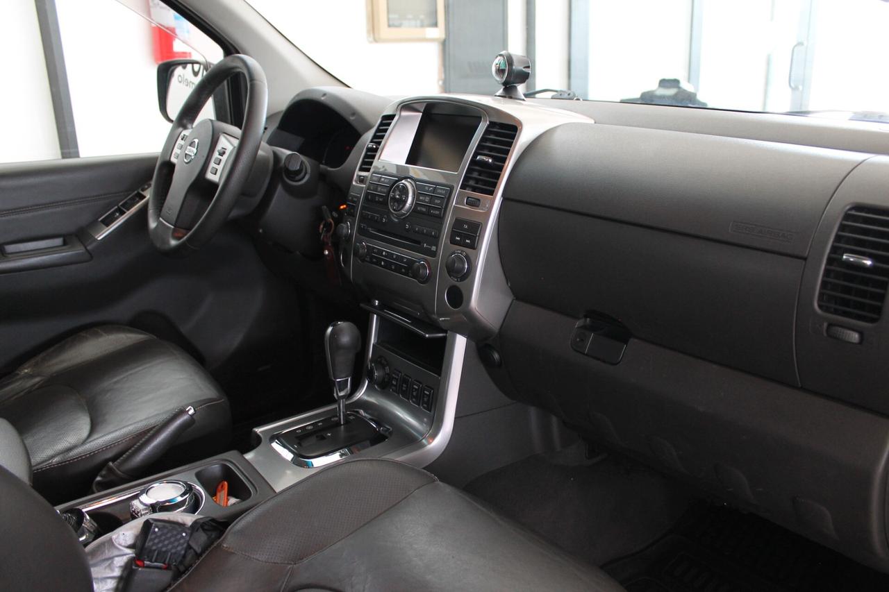 Nissan Navara 3.0 dCi 4 porte Double Cab LE V6