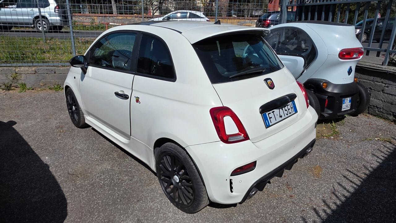 Abarth 500 1.4 Turbo T-Jet Custom
