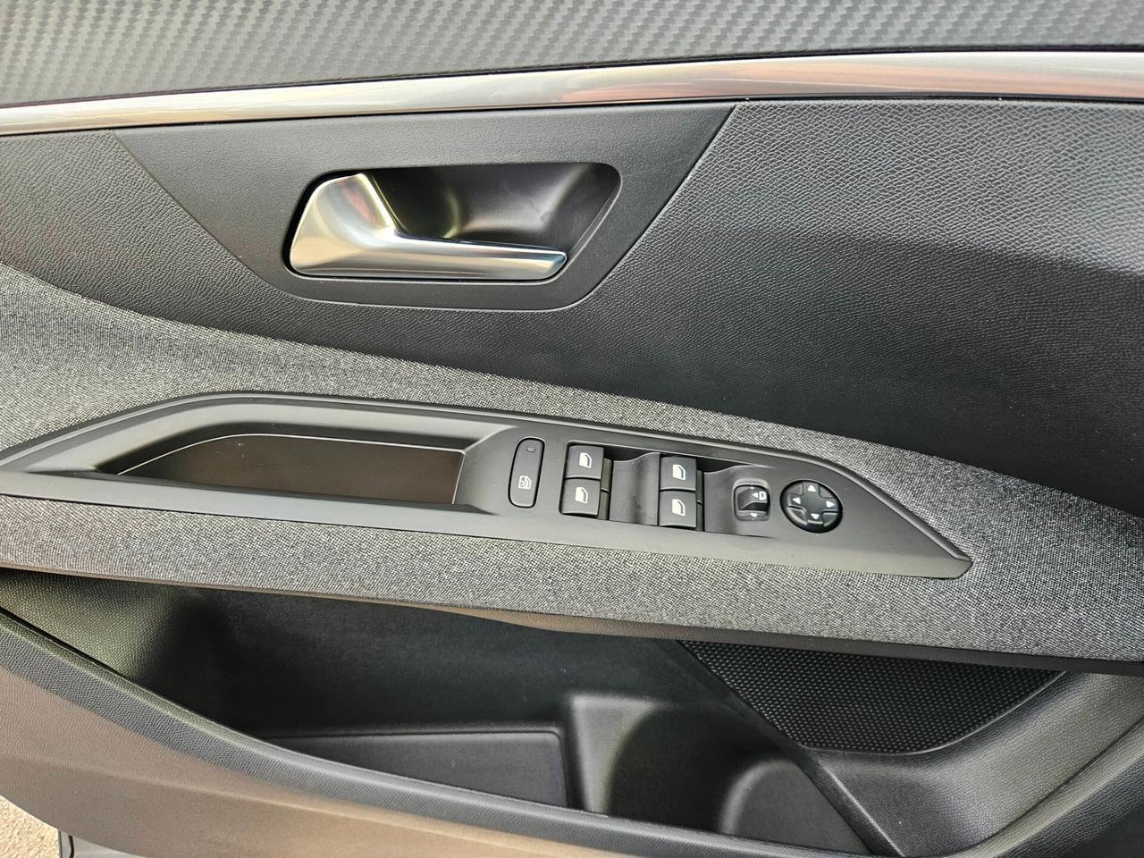 Peugeot 3008 BlueHDi 130 S&S EAT8 Allure