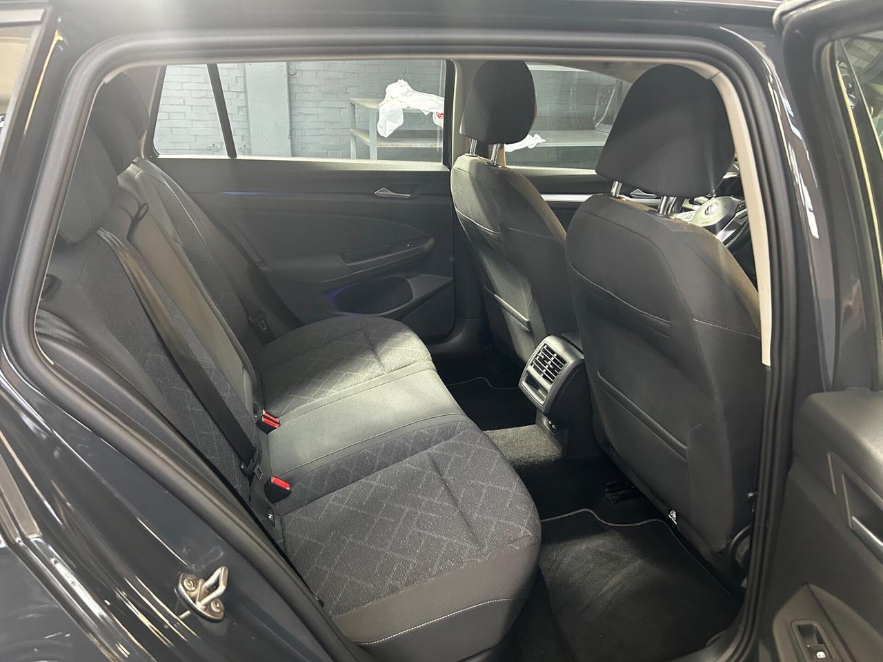 Volkswagen Golf variant 2.0 TDI 115 CV SCR Life Neopatentati