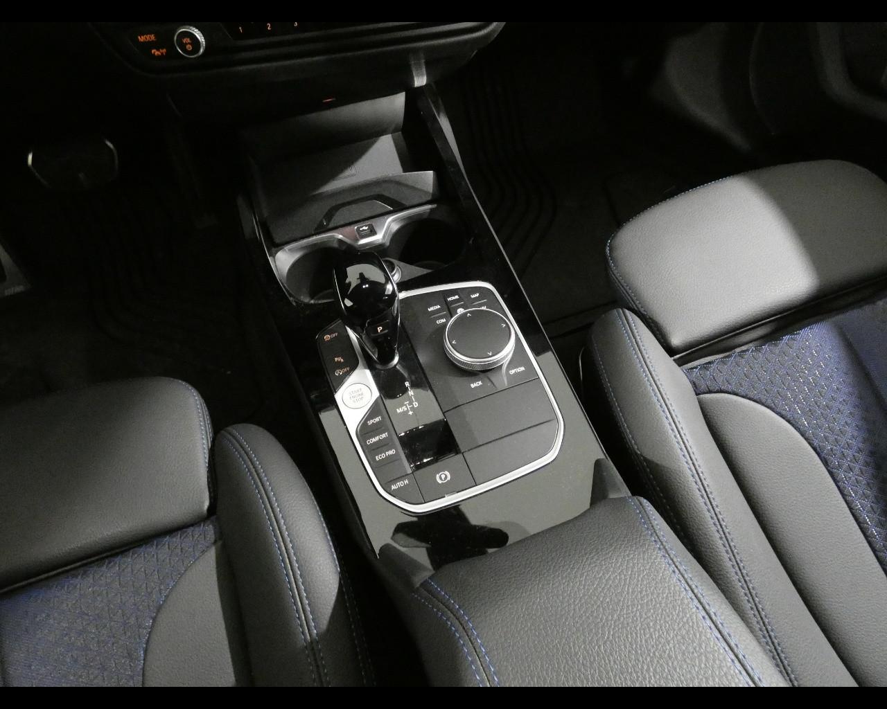 BMW Serie 1 (F40) - 118d 5p. Msport