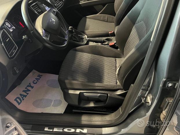 SEAT Leon 1.6 TDI 105 CV 5p. Style
