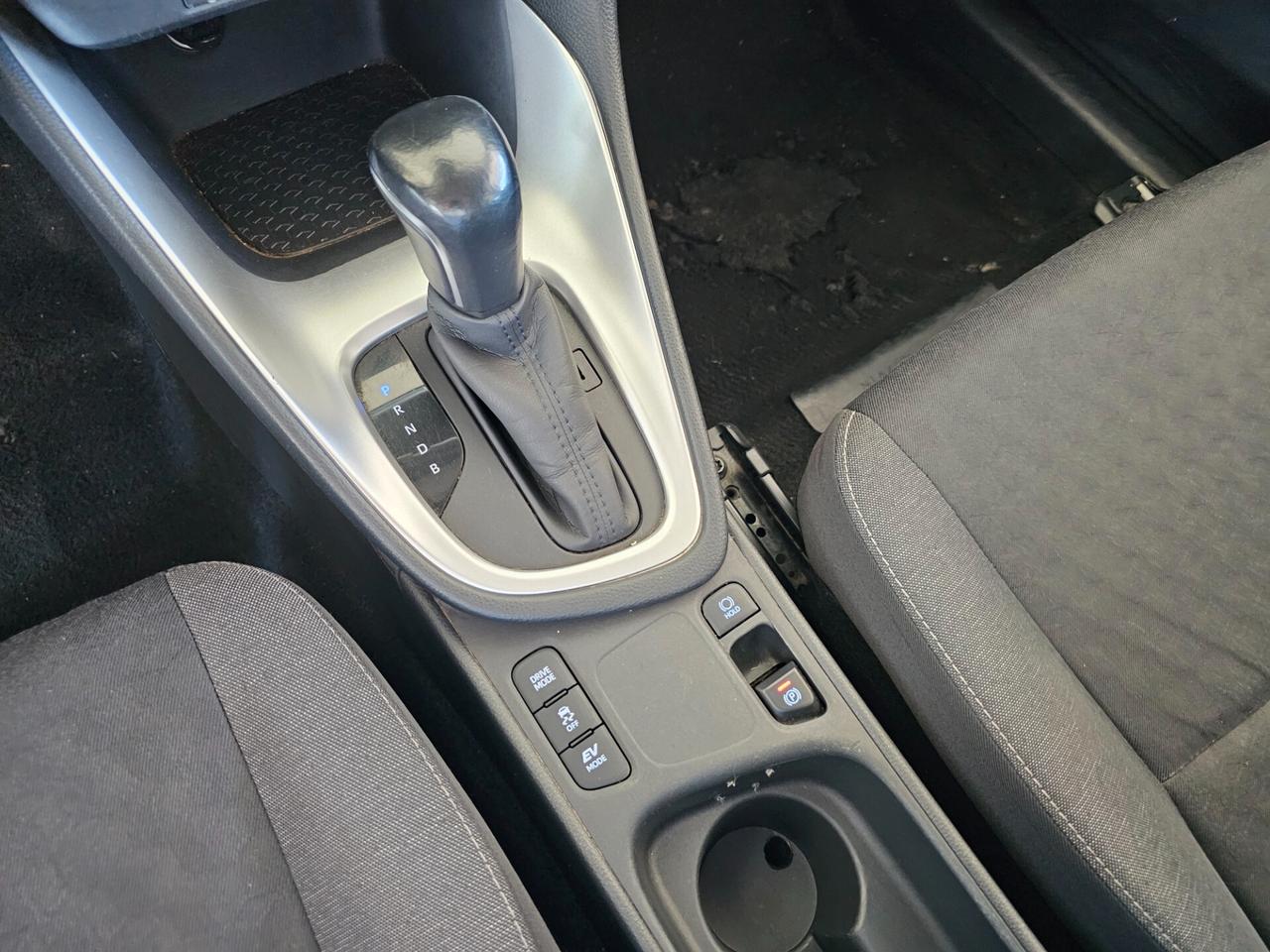 Toyota Yaris 1.5 Hybrid 5 porte Business
