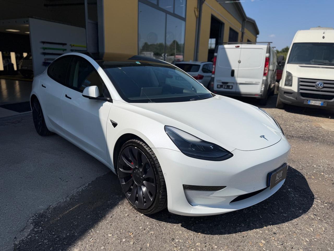 Tesla Model 3 Long Range AWD Performance