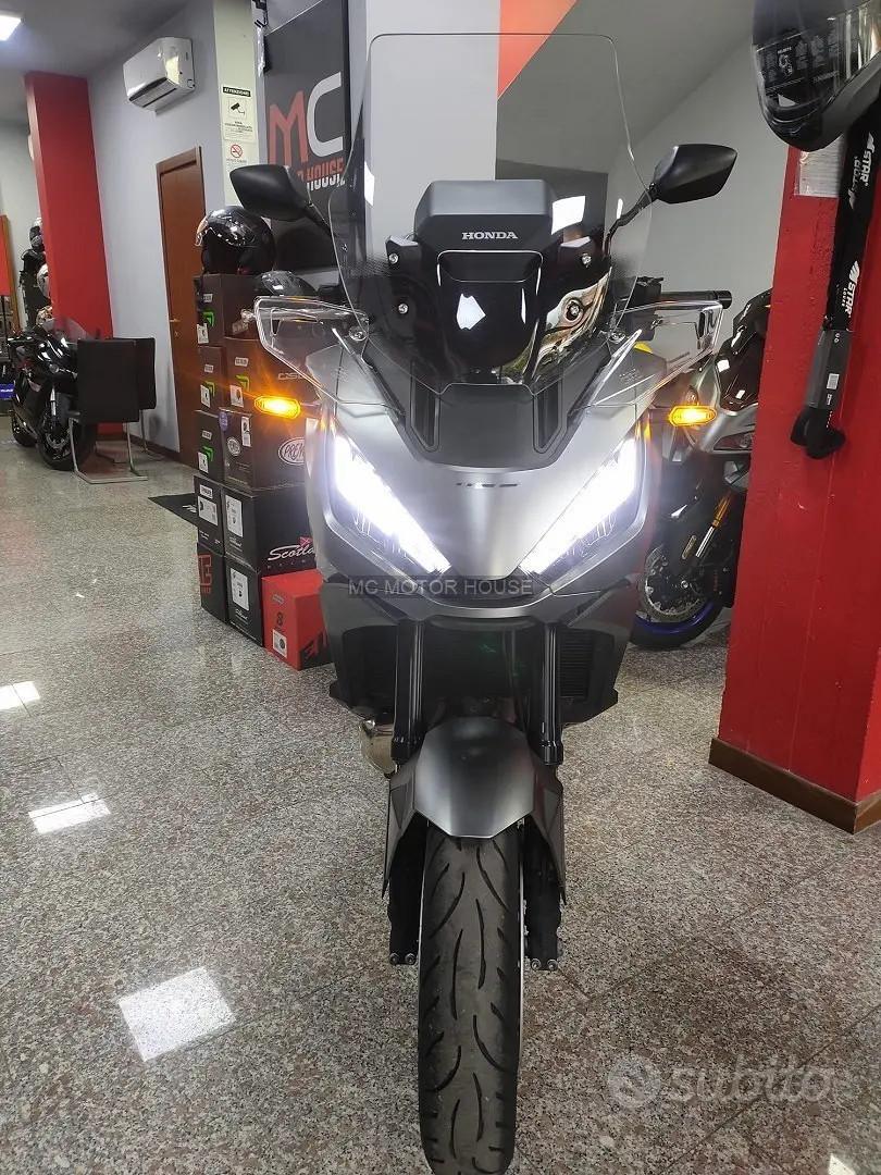 Honda nt 1100 +0maggi0 casco+rate+permute+garanzia