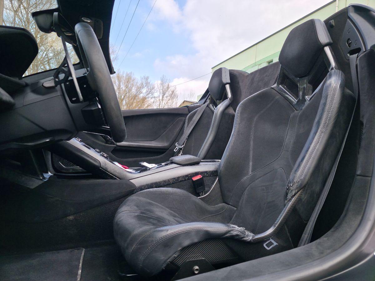 LAMBORGHINI HURACAN SPYDER PERFORMANTE NOLEGGIO