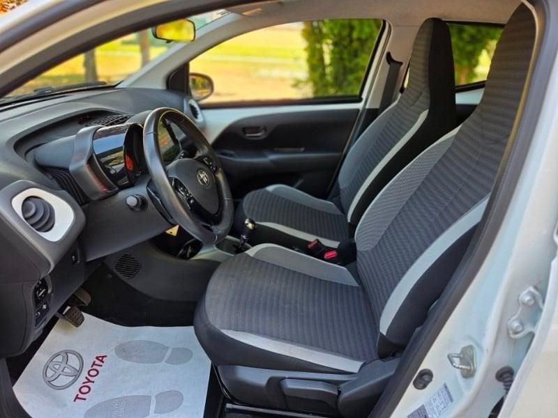 Toyota Aygo 2ª serie Connect 1.0 VVT-i 72 CV 5 porte x-play MMT