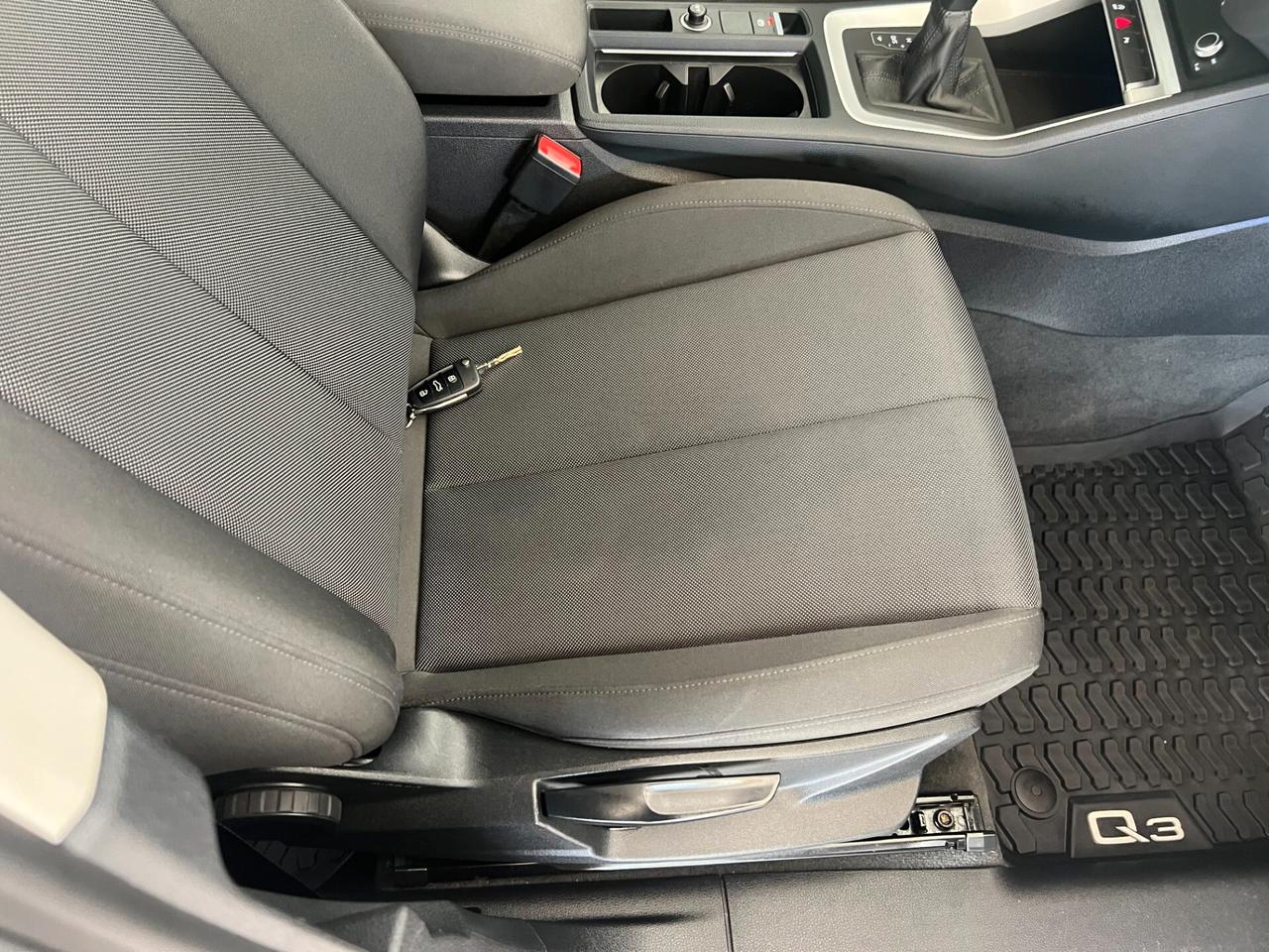 Audi Q3 35 TDI S tronic Business Advanced solo 73.543km tagliandati audi