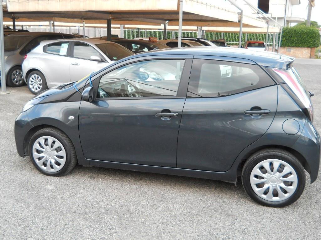 Toyota Aygo 1.0 VVT-i 72 CV 5 porte automatica