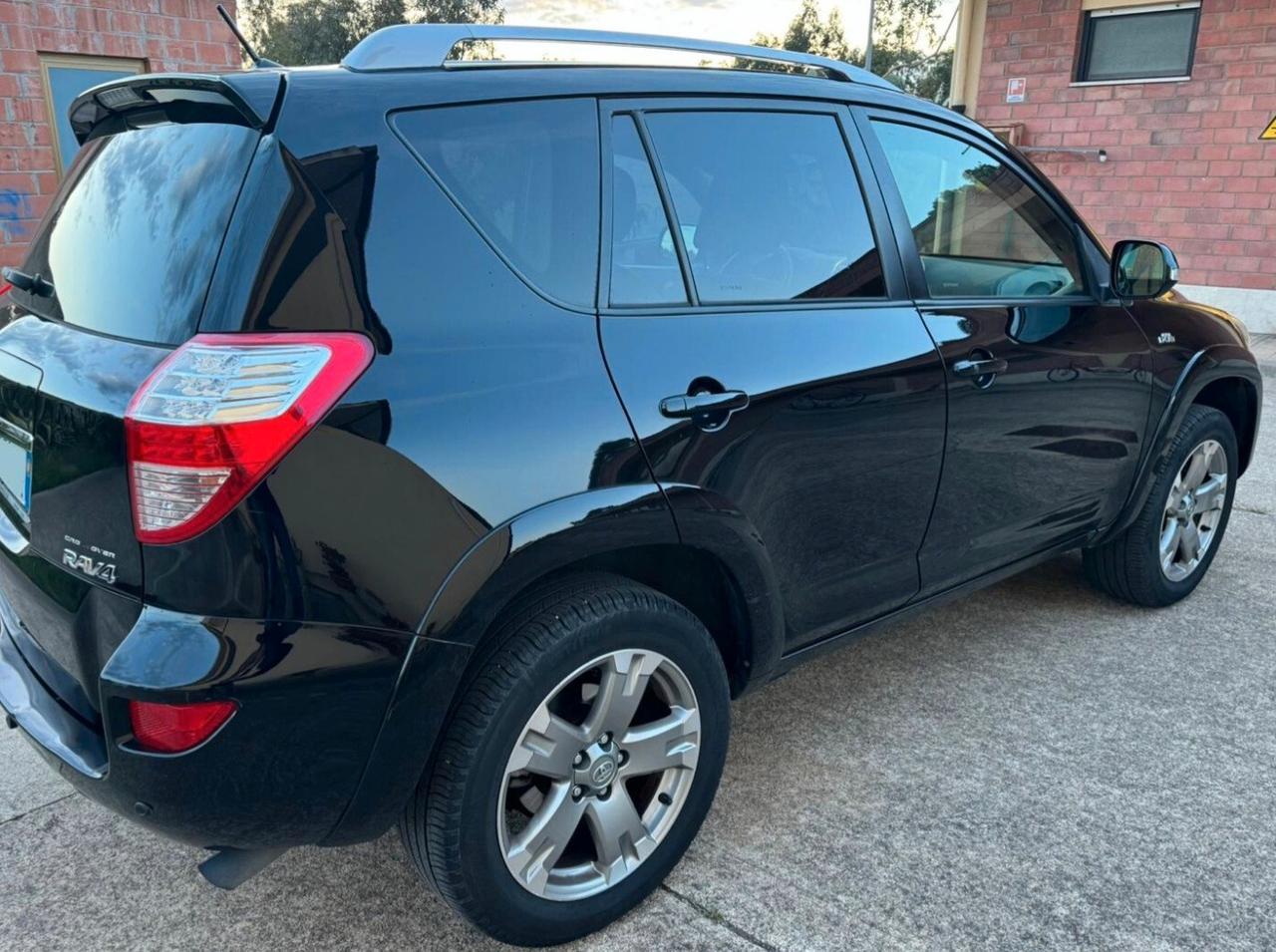 Toyota RAV 4 RAV4 Crossover 2.2 D-4D 150 CV DPF Luxury