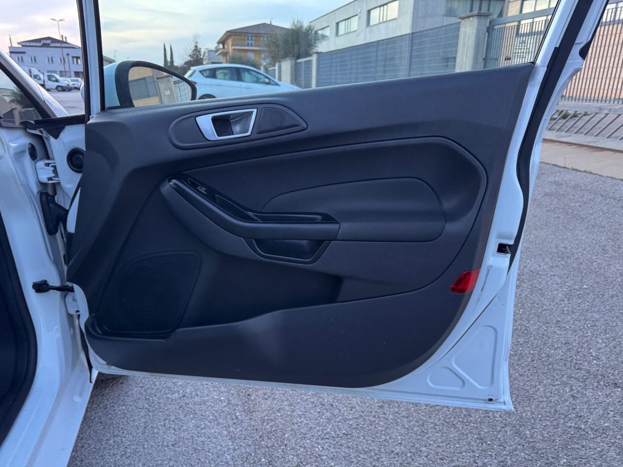 Ford Fiesta 1.5 TDCi Titanium GARANZIA 12 m