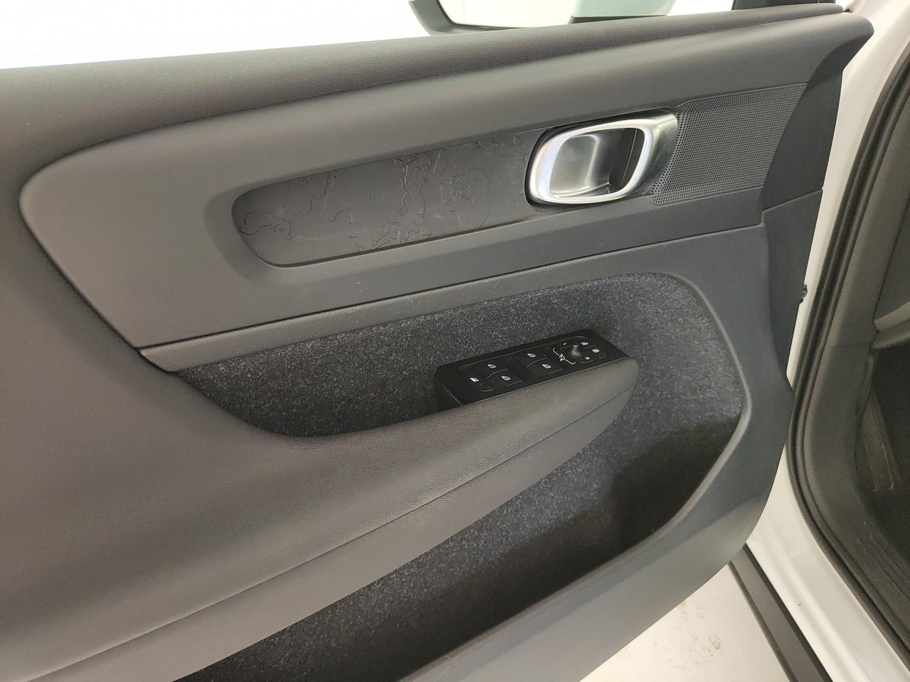 VOLVO XC40 1.5 t2 Momentum Core my21