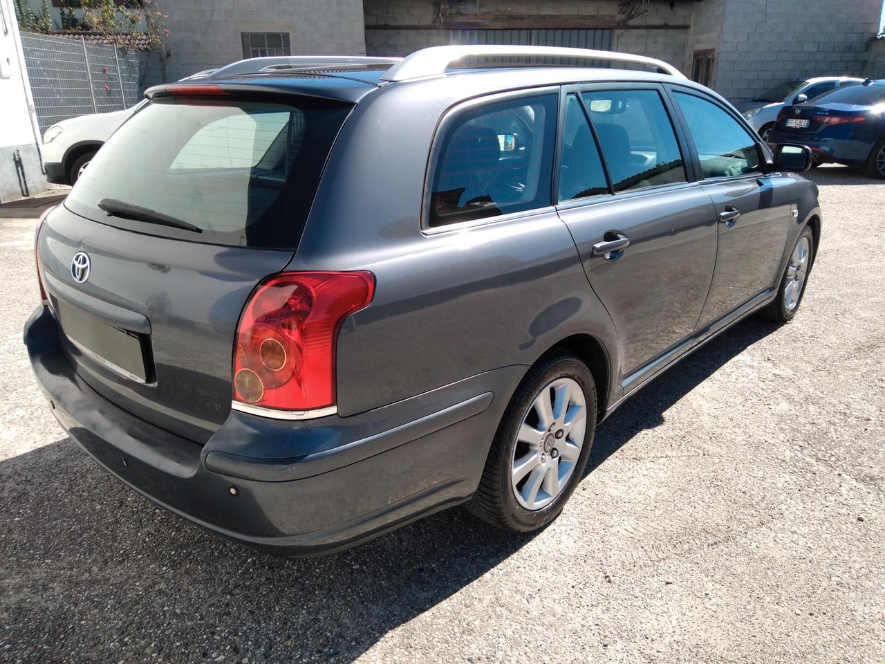 Toyota Avensis 2.0 D-4D 16V Station Wagon 6marce