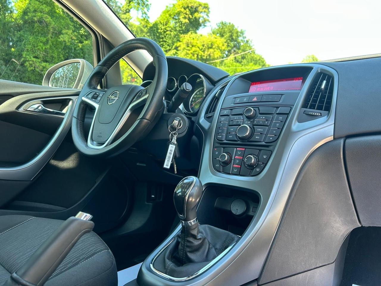 OPEL ASTRA 1.7CDTI 110CV COSMO UNICO TOP NEOPAT.