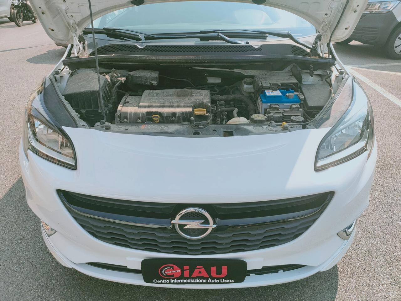 Opel Corsa 1.2 Coupé b-Color Neopatentati
