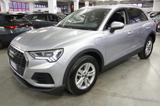 AUDI Q3 45 TFSI e S-tronic Business