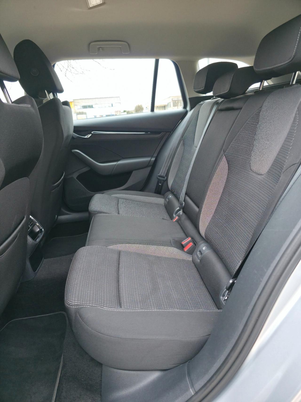 Skoda Octavia 2.0 TDI EVO DSG Wagon Executive 115CV