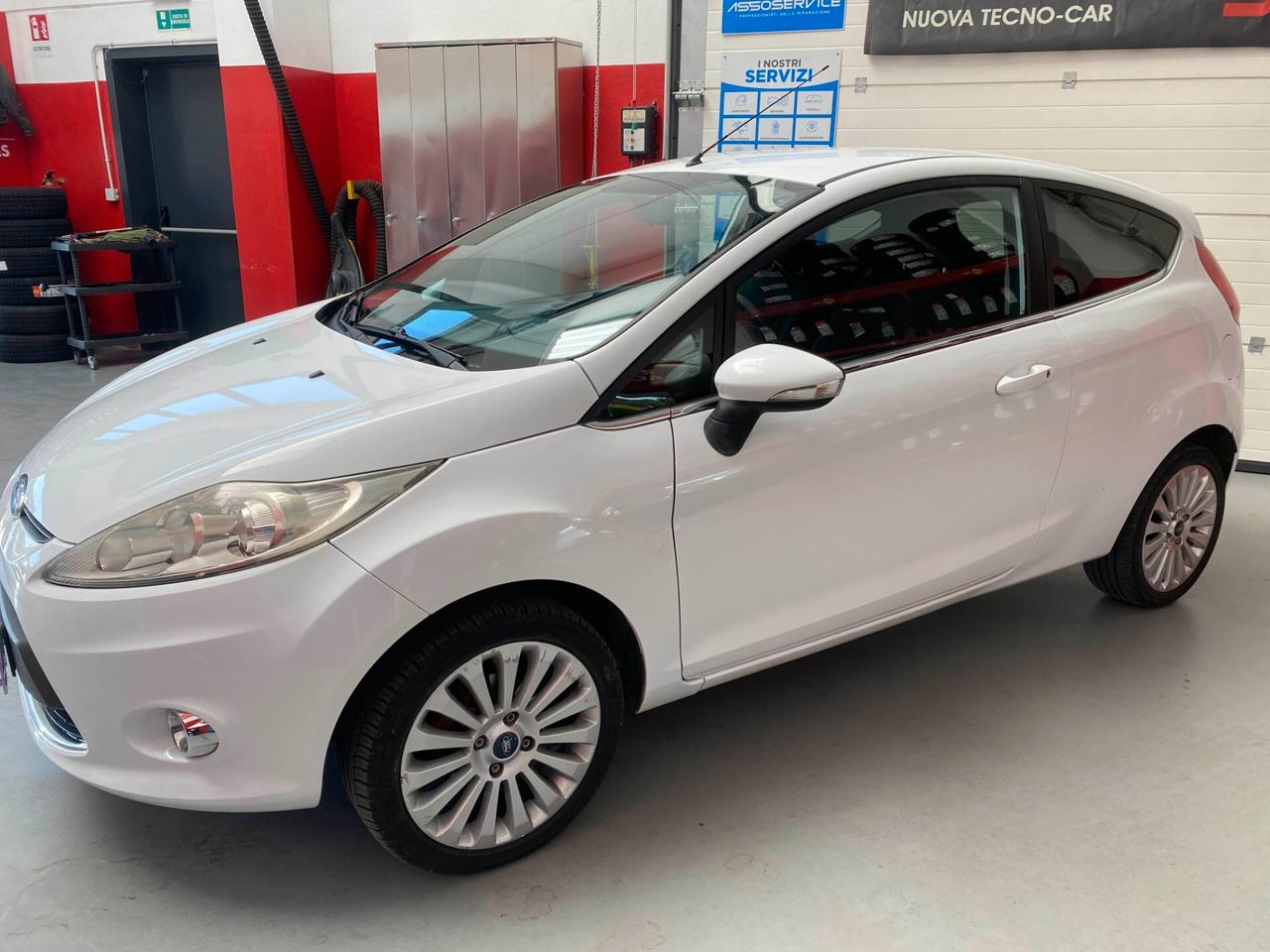 Ford Fiesta 1.4 TDCi 68CV 3 porte Titanium