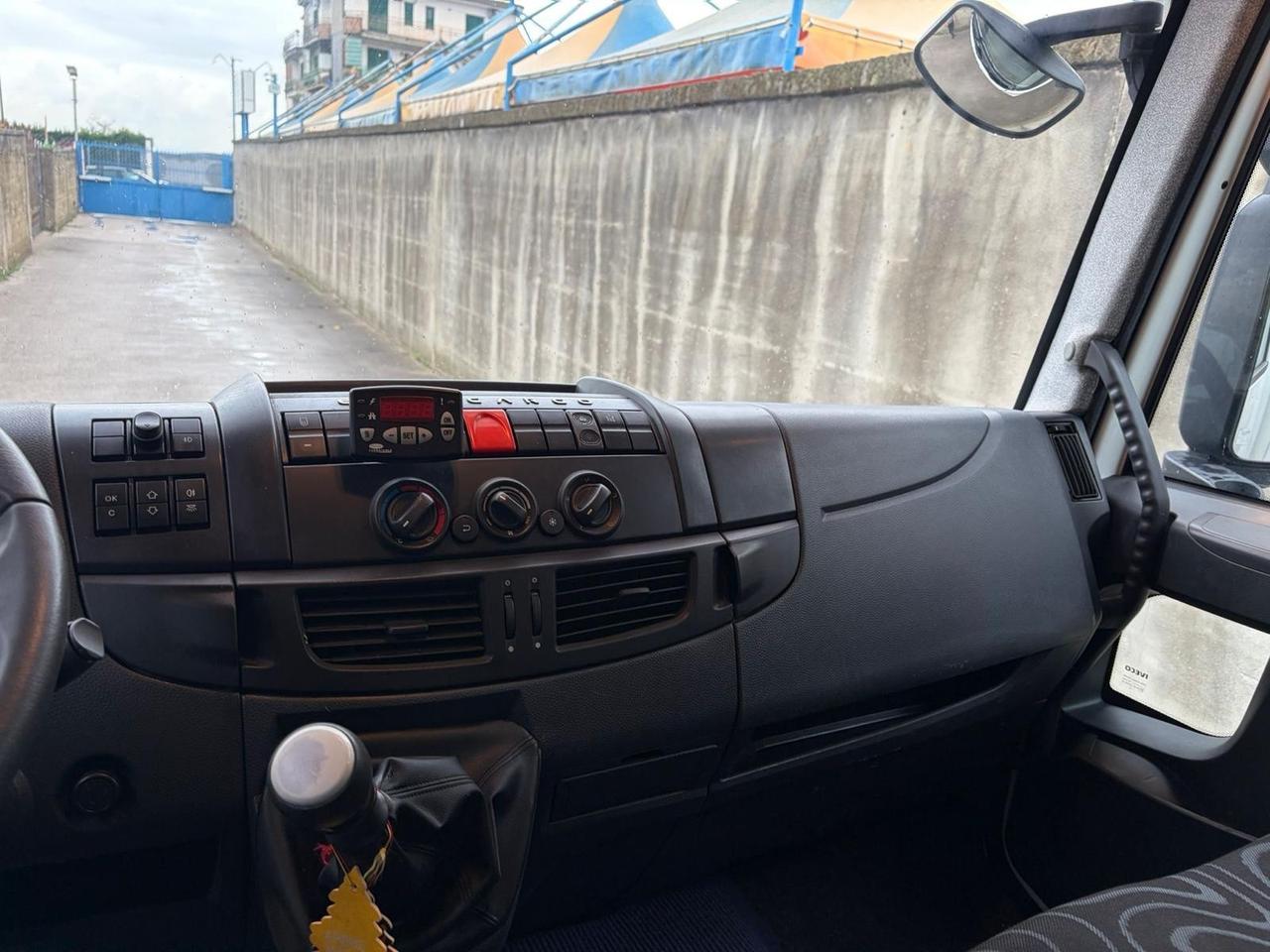 Iveco eurocargo 100-22- frigo per carni-2012