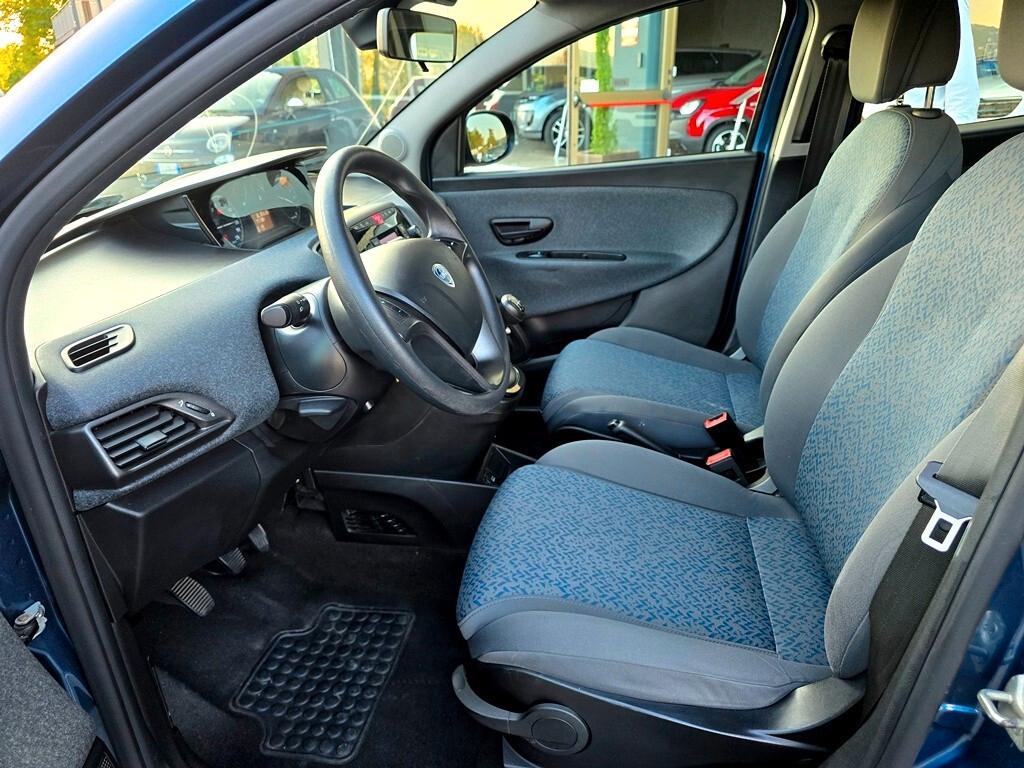 Lancia Ypsilon 1.0 FireFly 5 porte S&S Hybrid Silver Plus