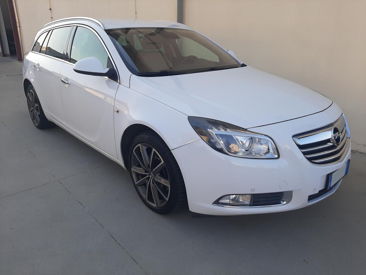 Opel Insignia 2.0 Turbo 220cv Sports Tourer Cosmo