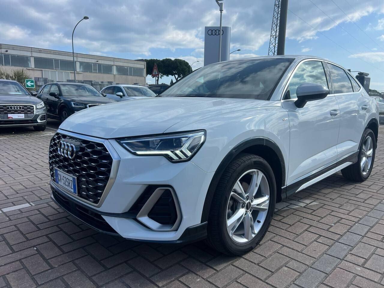 Audi Q3 35 TDI S tronic Identity Black