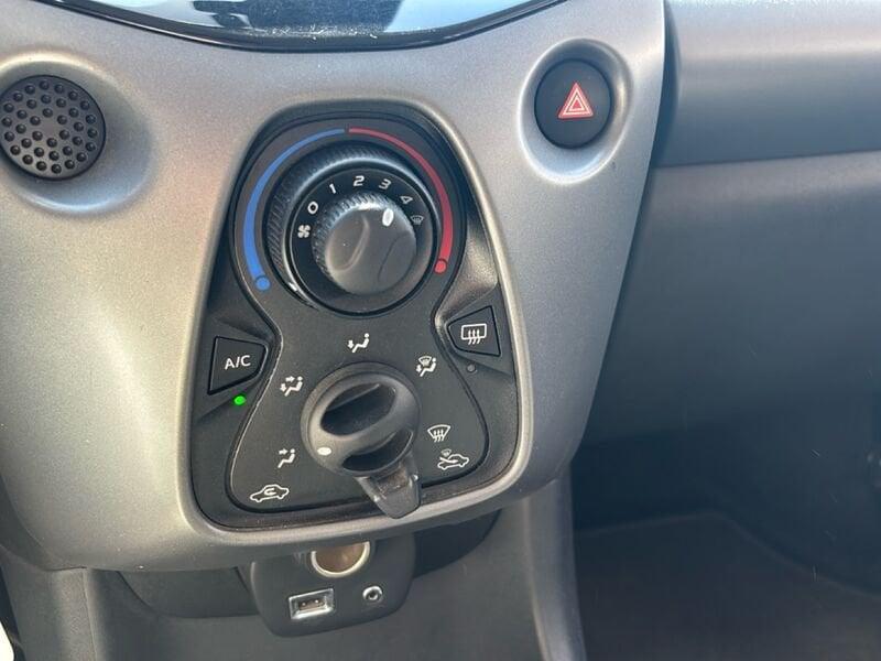 Toyota Aygo 1.0 VVT-i x-play