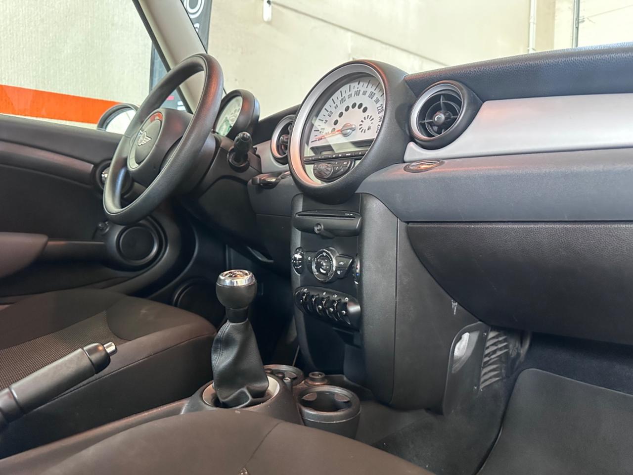 Mini 1.6 16V One (55kW)