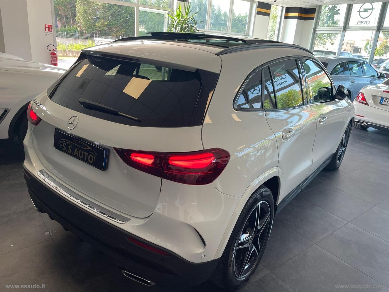 MERCEDES-BENZ GLA 200 d Automatic AMG Line Adv.Plus TETTO PANORAMICO