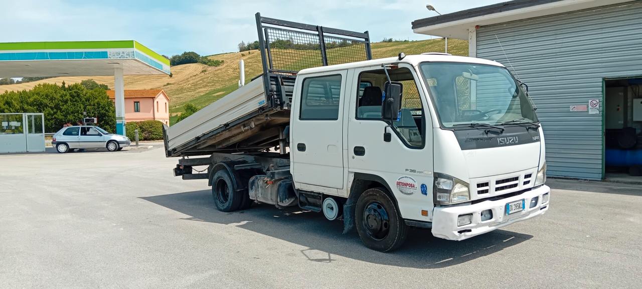 Isuzu npr 3.0 turbo diesel ribaltabile trilaterale doppia cabina