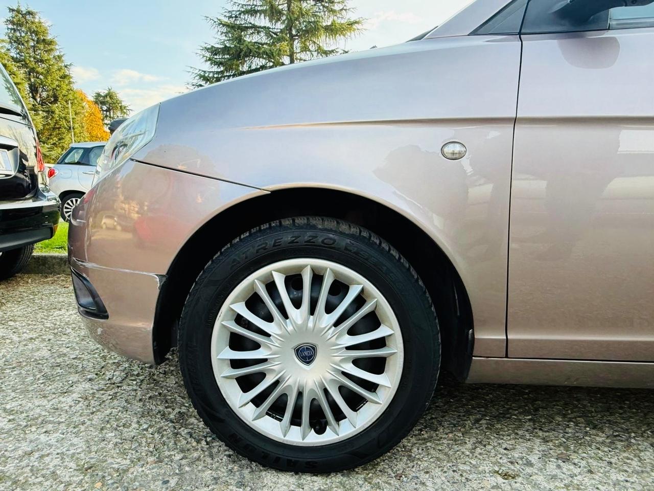 Lancia Ypsilon 1.2 Versus