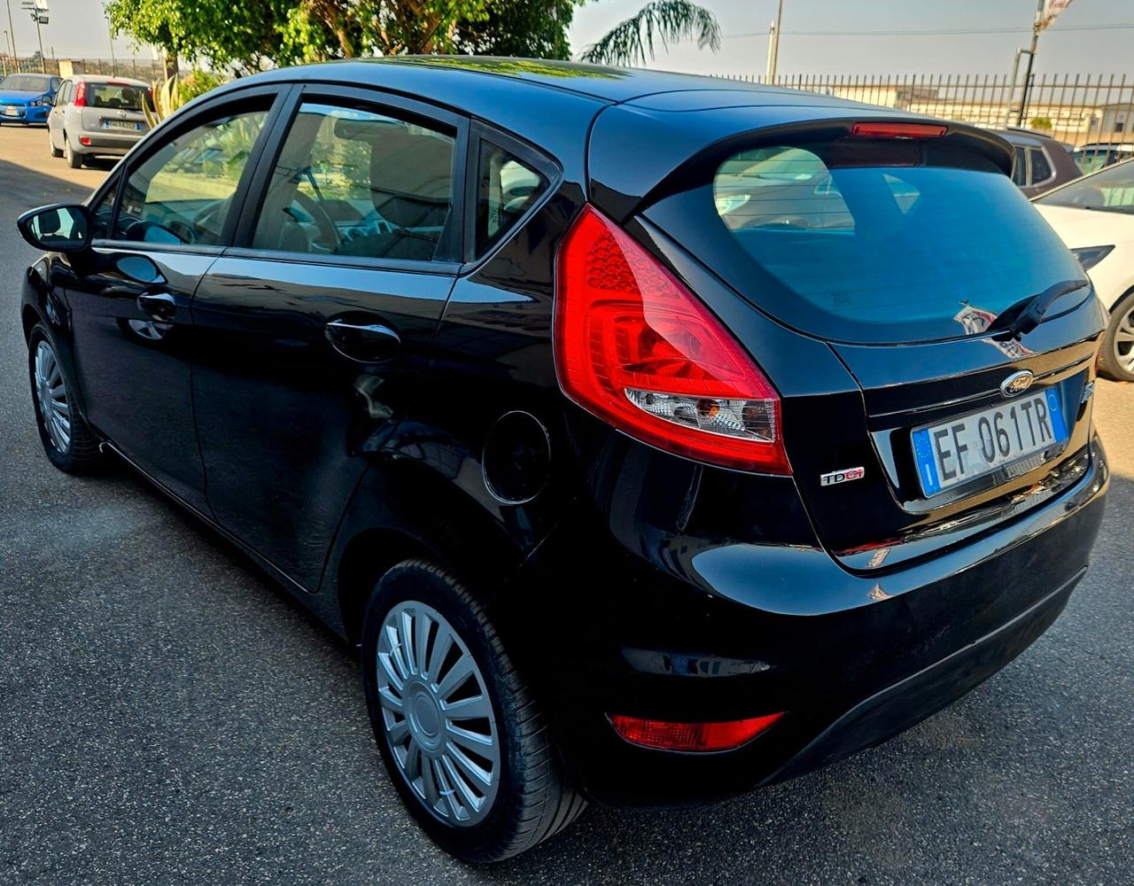 Ford Fiesta 1.4 TDCi 70CV 5 porte Titanium - IMPECCABILE -