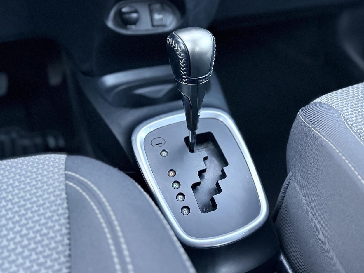 Toyota Yaris 1.5 Hybrid 75CV E6 Neo. Automatica - 2015