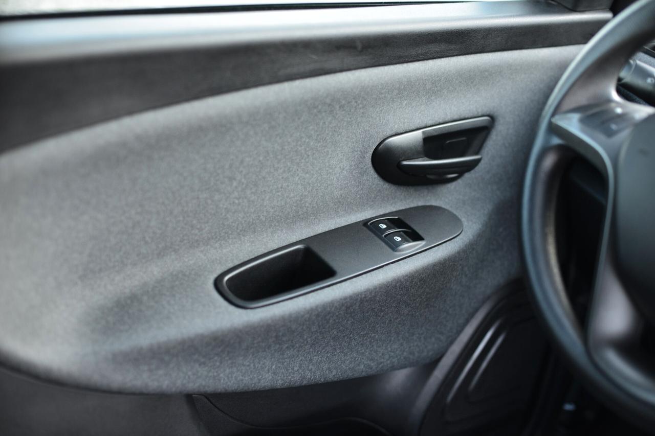 Lancia Ypsilon 1.0 FireFly 5 porte S&S Hybrid Silver