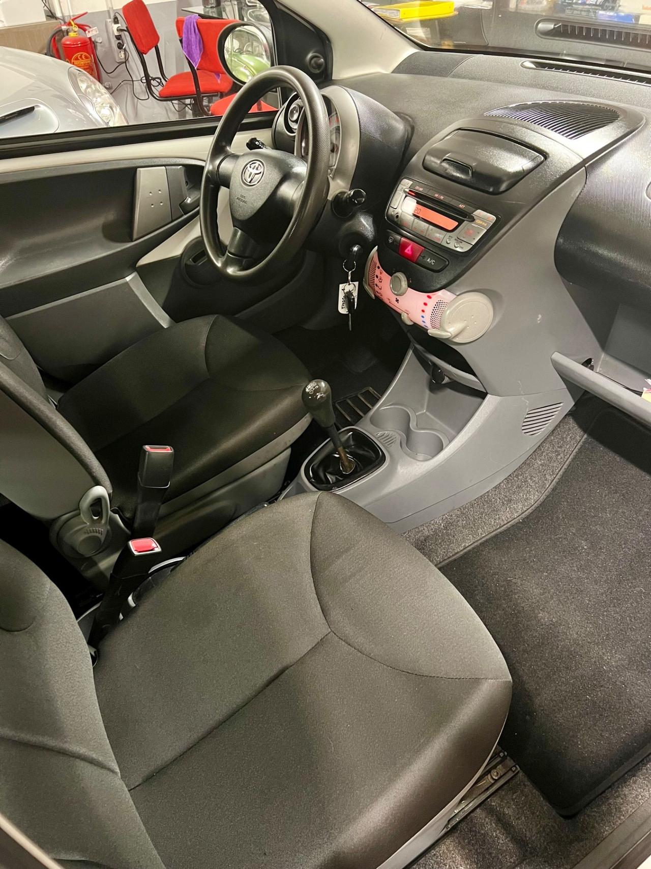 Toyota Aygo 1.0 benzina €5 OK NEOPATENTATI