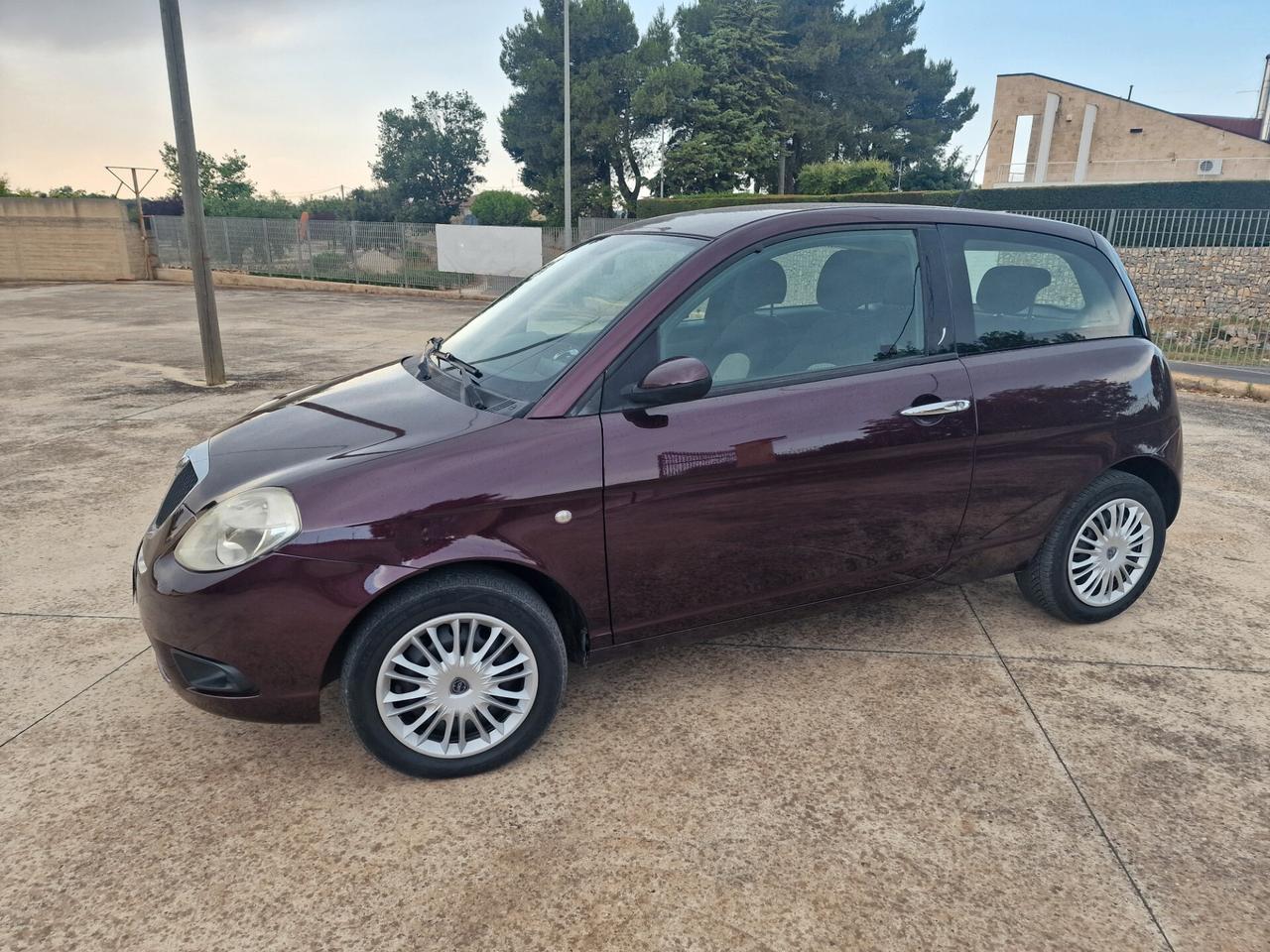 Lancia Ypsilon 1.3 MJT 75 CV Argento